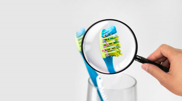 How to Clean Your Toothbrush